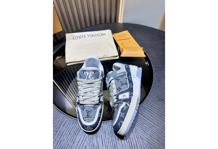LV Trainer Sneaker