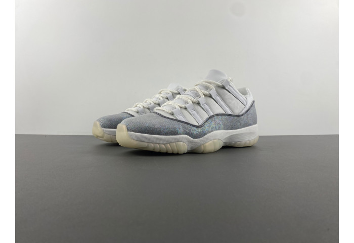 Air Jordan 11 Low 2025 “Snake”    HQ7000-001