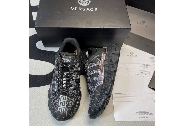 VERS SNEAKERS