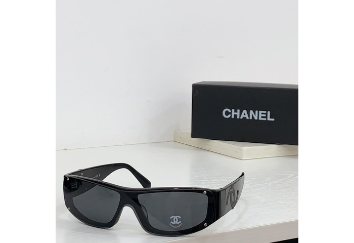 Ch*el sunglasses upshoe
