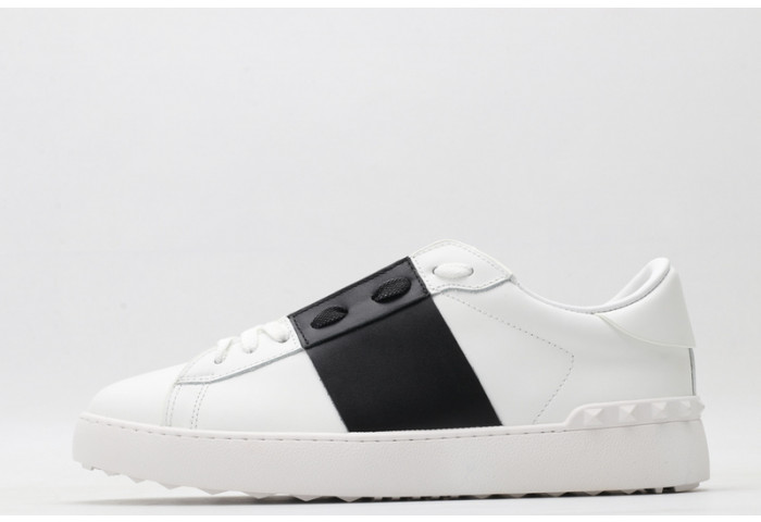 Va*lentino sneaker