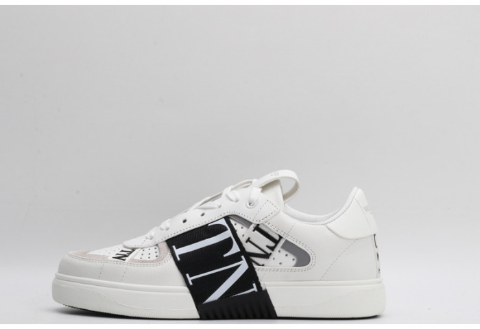 Va*lentino sneaker