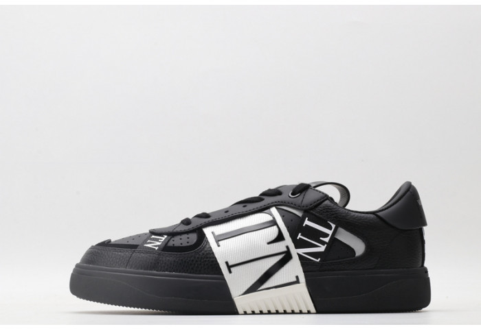 Va*lentino sneaker