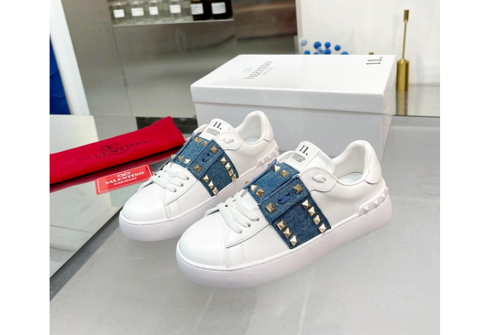 Va*lentino sneaker
