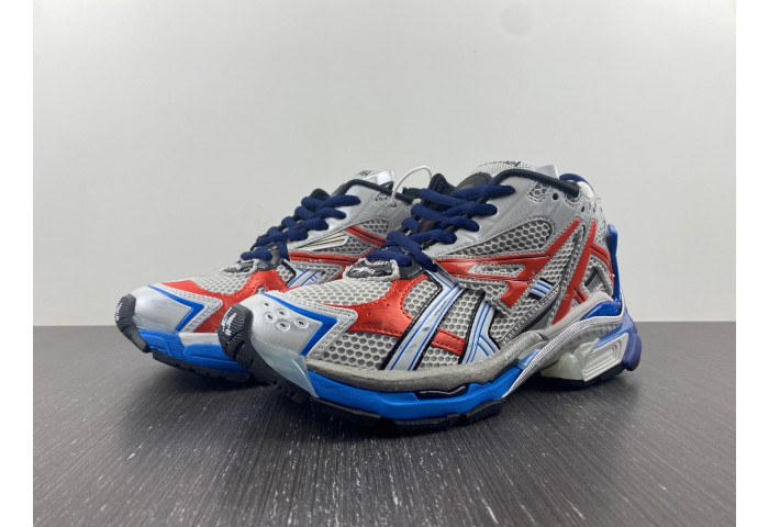 Ba*len*cia*ga runner