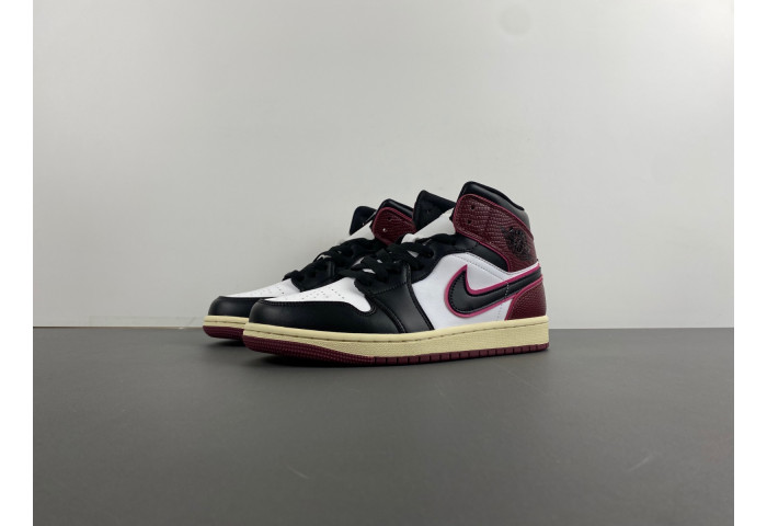 Air Jordan 1 High OG Black Red   FQ7818-101