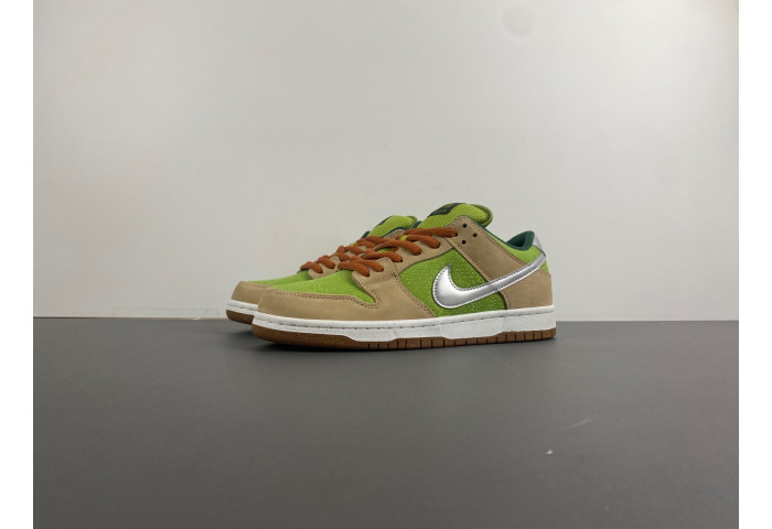 Nike SB Dunk Low “Escargot”   FQ7585-200