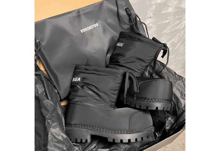 Ba*len*cia*ga boots