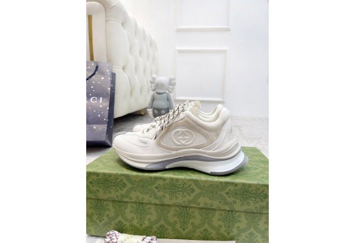 G*u*i run sneaker