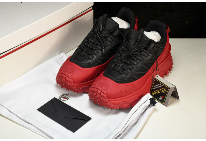 MONCLER TRAILGRIP GORE-TEX