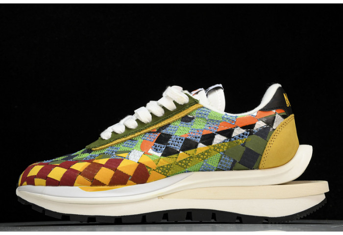Nike Vaporwaffle sacai Woven “Green Gusto”  DR5209-300