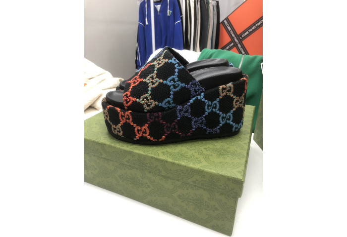 GUCC SANDALS