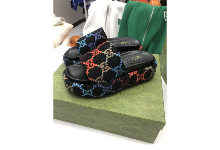 GUCC SANDALS