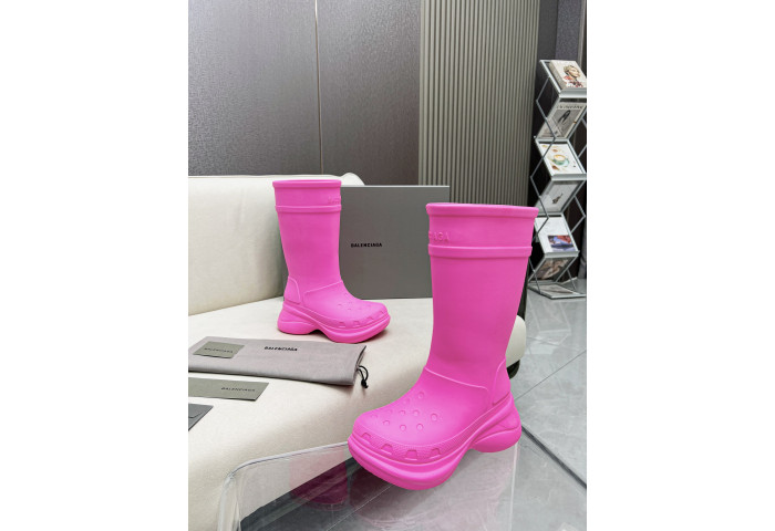 Ba*len*cia*ga x crocs boot pink (w)