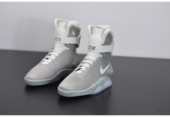 NIKE MAG