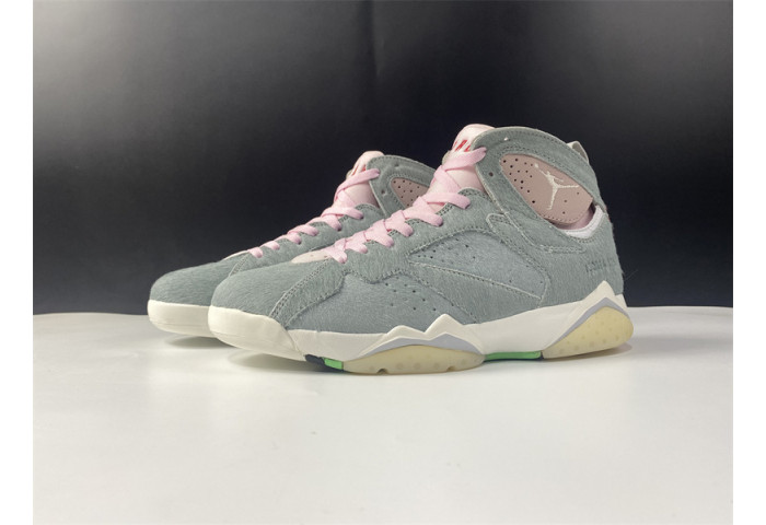 Air Jordan 7''Hare 2.0'' CT8528-002