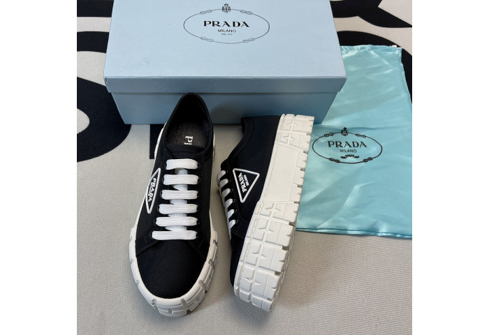 Pra*a  low top sneake