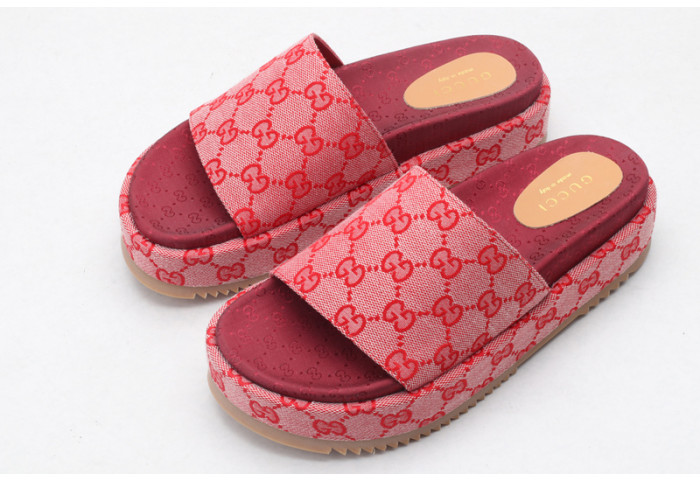 GUCC SANDALS
