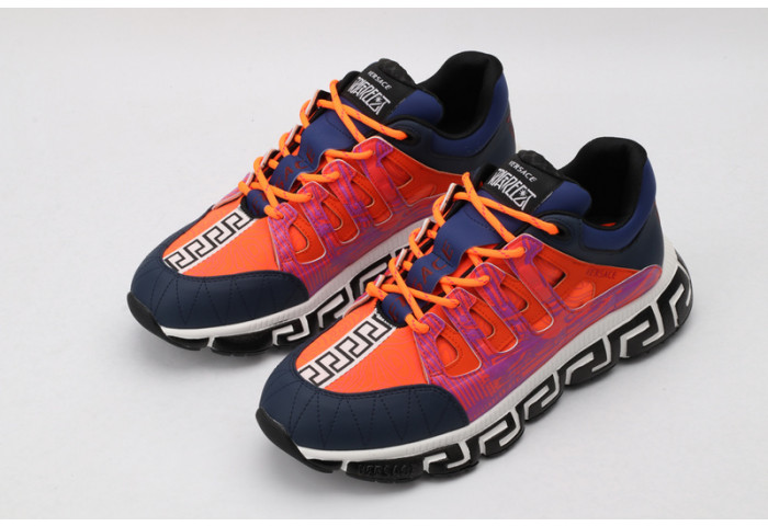 VERS SNEAKERS