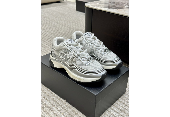 CH@NEL SNEAKERS