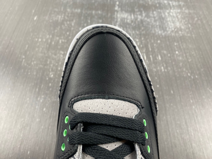 Air Jordan 3 “Green Glow”  CT8532-031