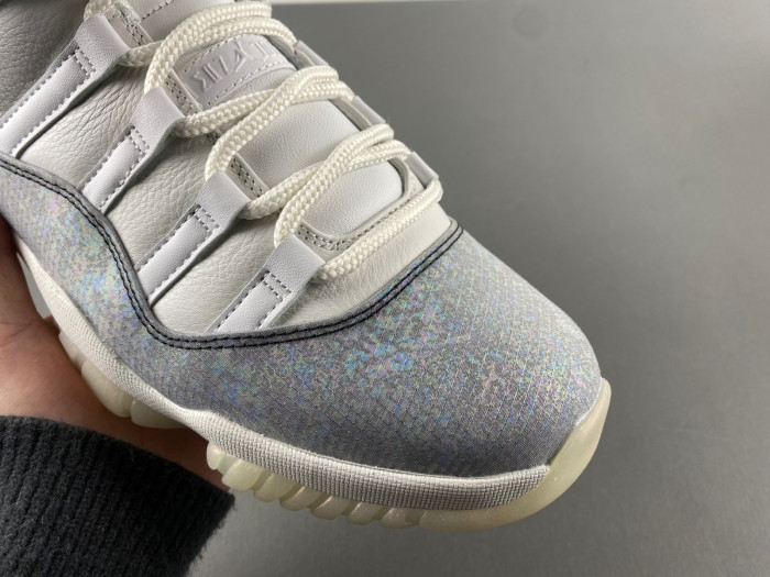 Air Jordan 11 Low 2025 “Snake”    HQ7000-001
