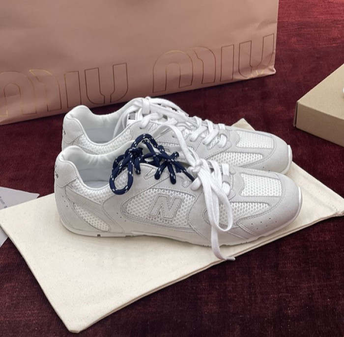 NEW BALANCE X MIUMIU SNEAKER