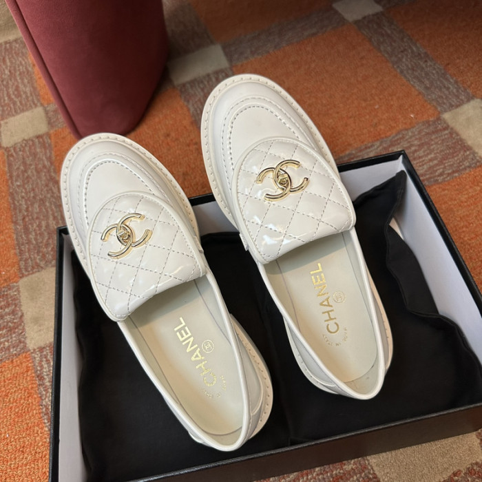 CH@NEL SNEAKERS