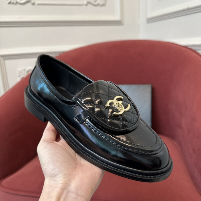 CH@NEL SNEAKERS