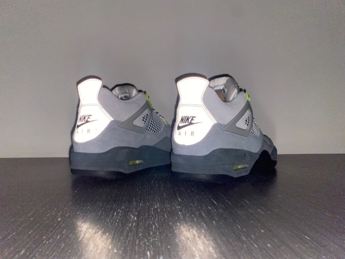 Jordan 4 Retro SE 95 Neon   CT5342-007