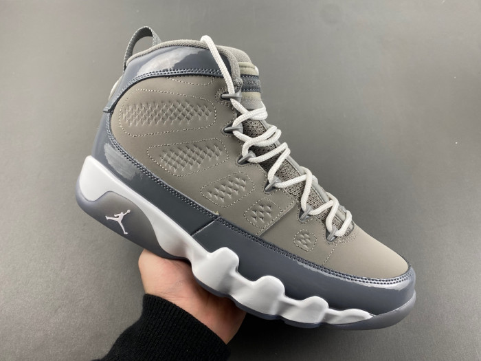 Jordan 9 Retro Cool Grey (2025)     HV4794-011