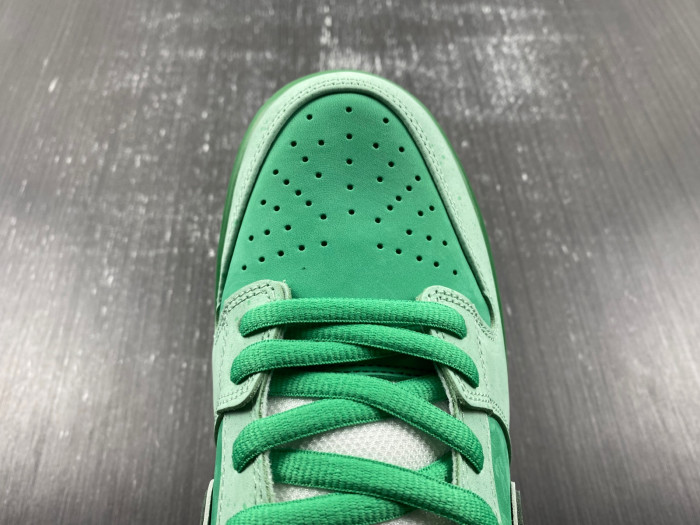 NIKE SB DUNK LOW CONCEPTS BRIGHT GREEN Lobster  BV1310-303