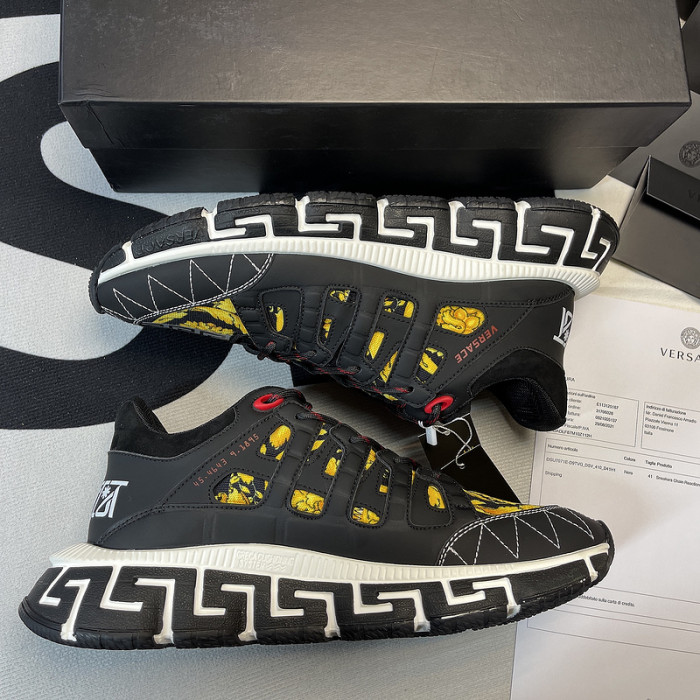 VERS SNEAKERS