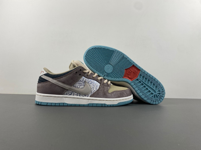 Nike SB Dunk Low Big Money Savings  FZ3129-200