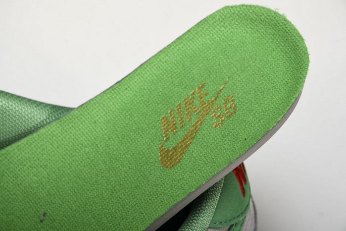Nike SB Dunk Low Medusa  313170-030