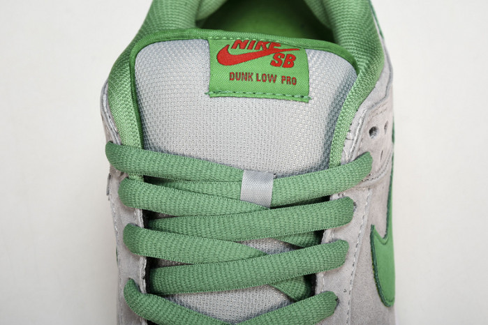 Nike SB Dunk Low Medusa  313170-030