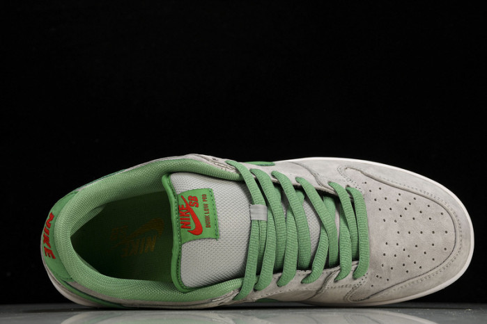 Nike SB Dunk Low Medusa  313170-030