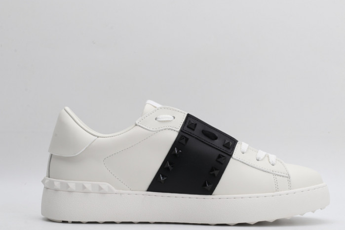 Va*lentino sneaker