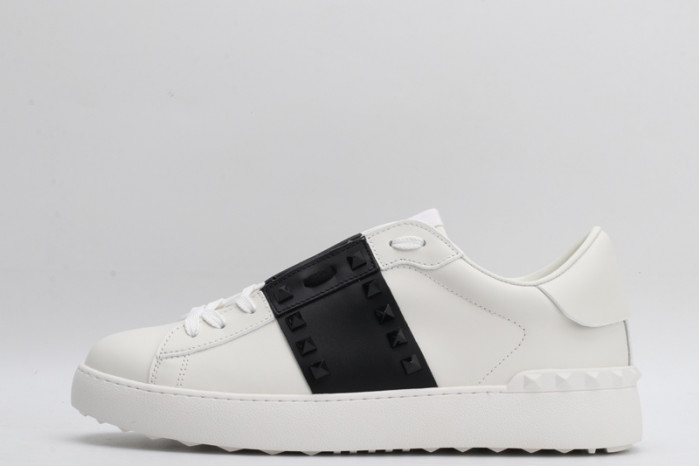 Va*lentino sneaker