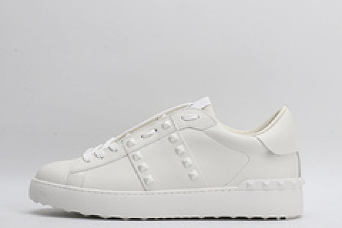 Va*lentino sneaker