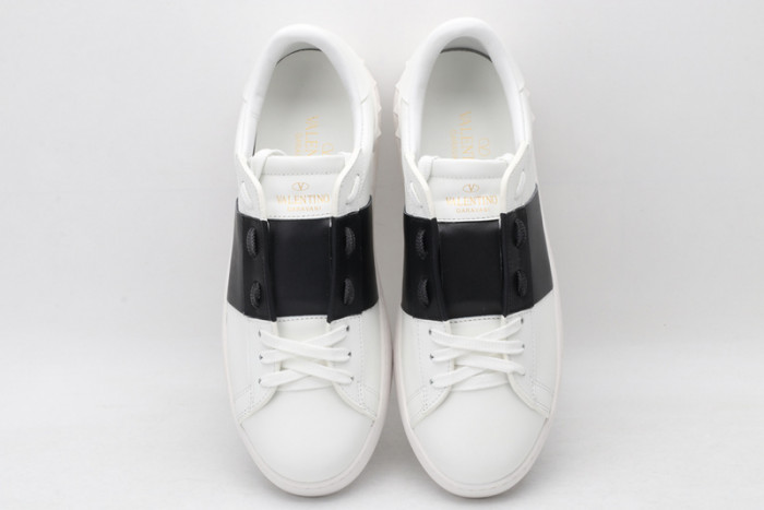 Va*lentino sneaker