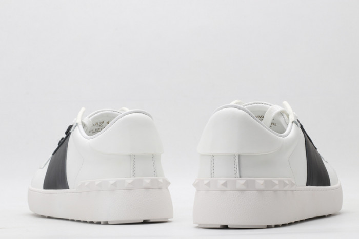 Va*lentino sneaker