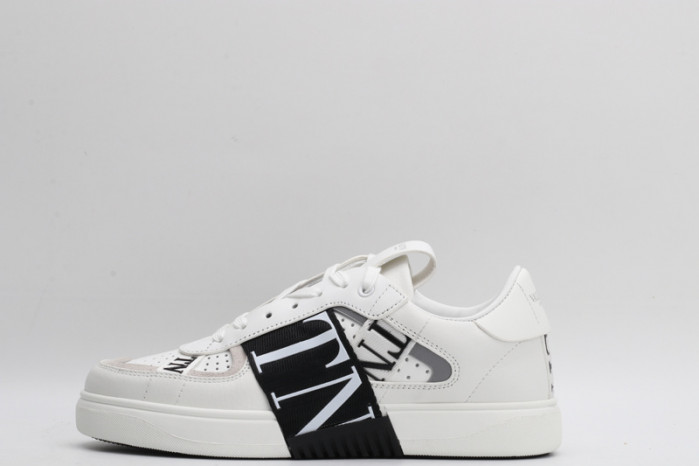 Va*lentino sneaker