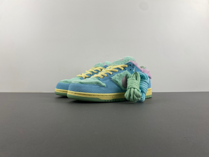 Nike SB Dunk Low Verdy Visty   FN6040-400
