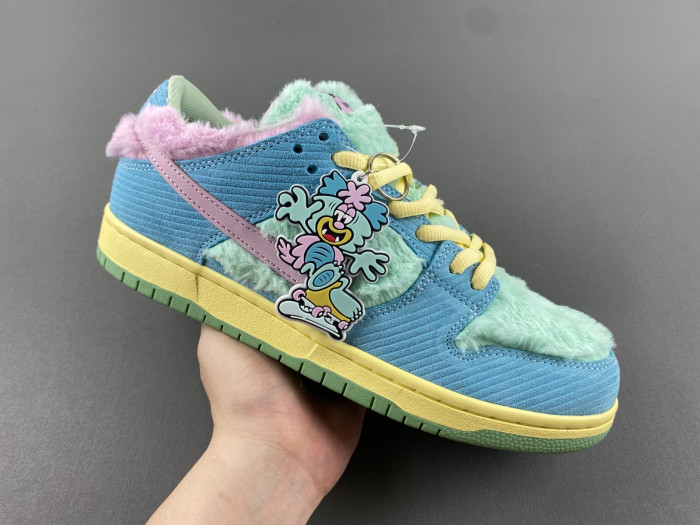 Nike SB Dunk Low Verdy Visty   FN6040-400