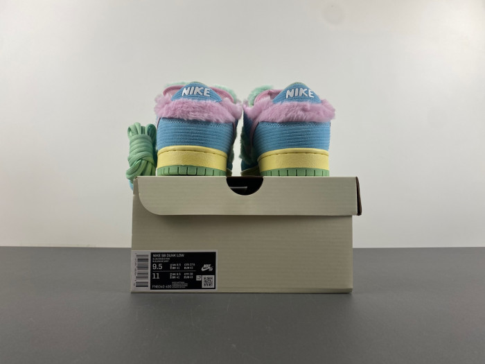 Nike SB Dunk Low Verdy Visty   FN6040-400