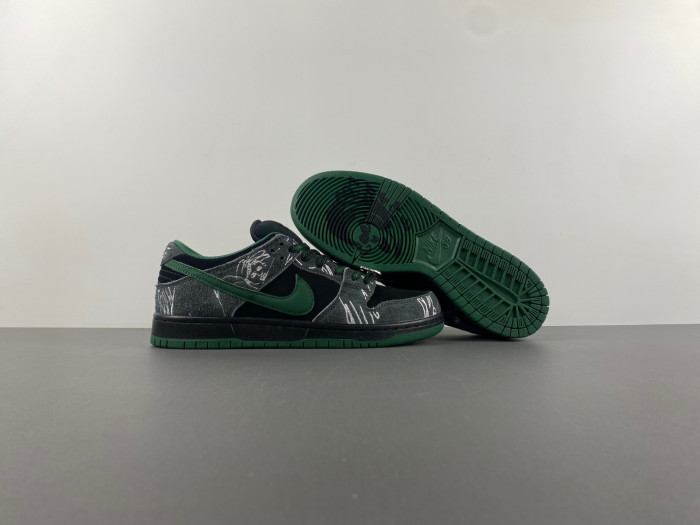 Nike SB Dunk Low There Skateboards     HF7743-001