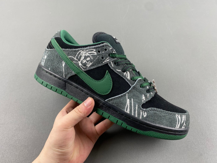 Nike SB Dunk Low There Skateboards     HF7743-001