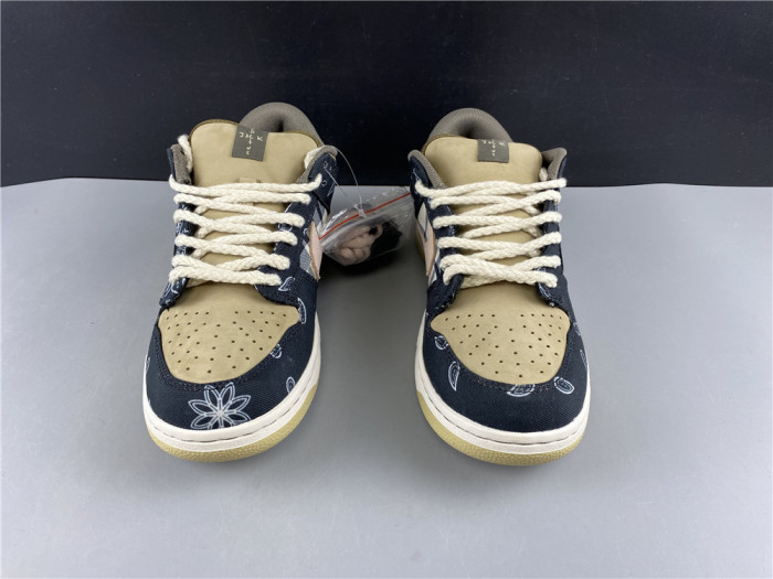 Travis Scott x Nike SB Dunk Low TS CT5053-001