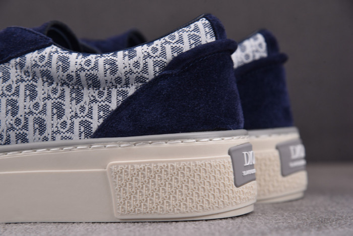 D*or b33 sneaker